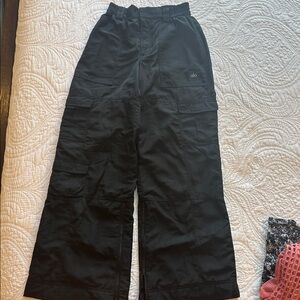 Alo Brand new. NO tags. Size XS ALO Yoga Black High Waist Moto puffer  Pants